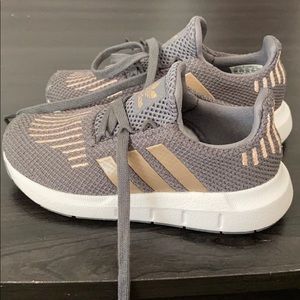 Toddler size 9 adidas